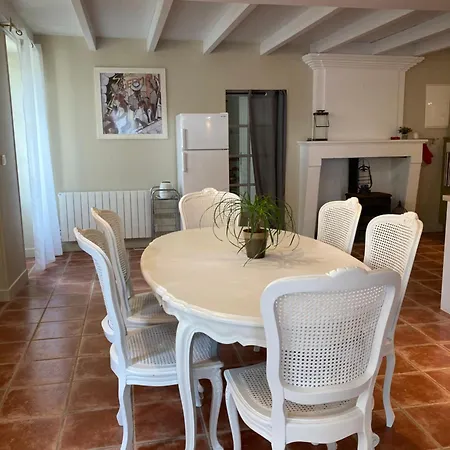 בית נופש Des Vignes Archiac