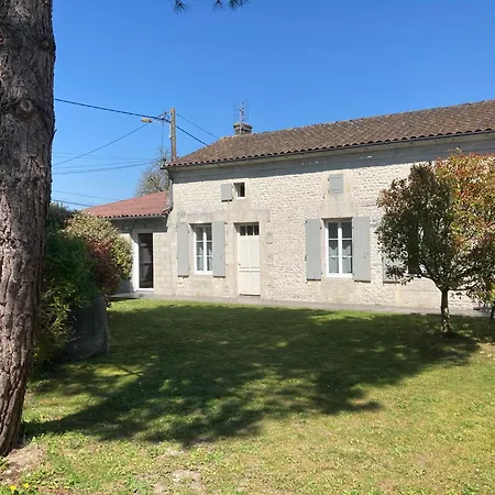 Holiday home Des Vignes *